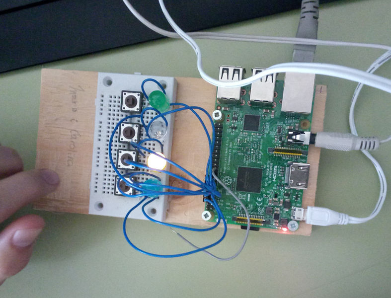 Fitxer:Prototipus simon.jpg